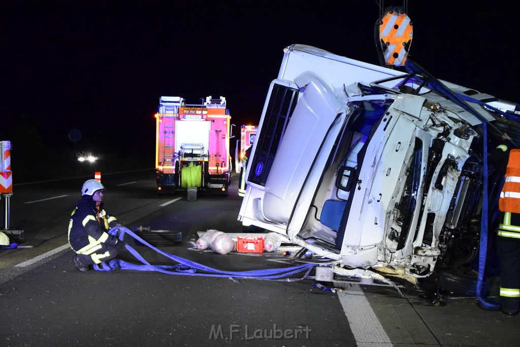 VU kleinlaster umgekippt A 4 Rich Olpe Hoehe AS Koeln Klettenberg P166.JPG - Miklos Laubert